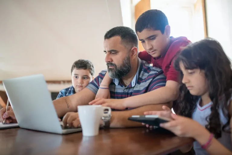 bolttimes for families and everyday readers: a fresh look at news, blogs, and online publishing