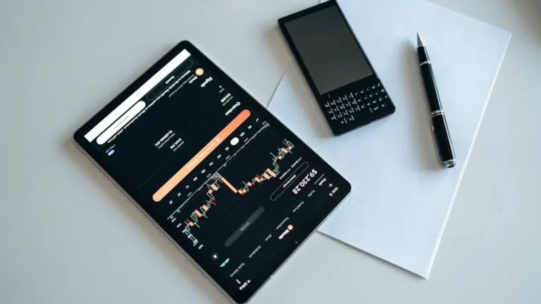 How to compare techslassh.com with similar tech websites and apps