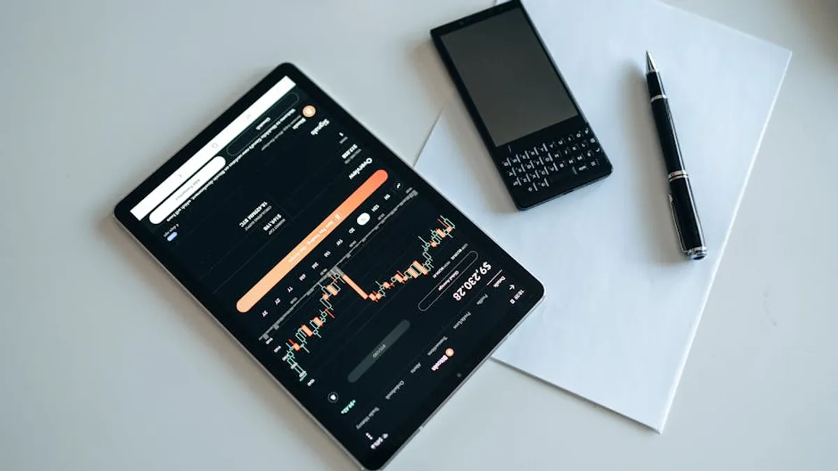 How to compare techslassh.com with similar tech websites and apps