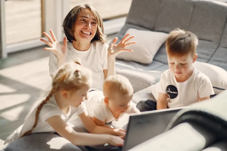uitly for families and everyday readers: a fresh look at brandable websites and online discovery